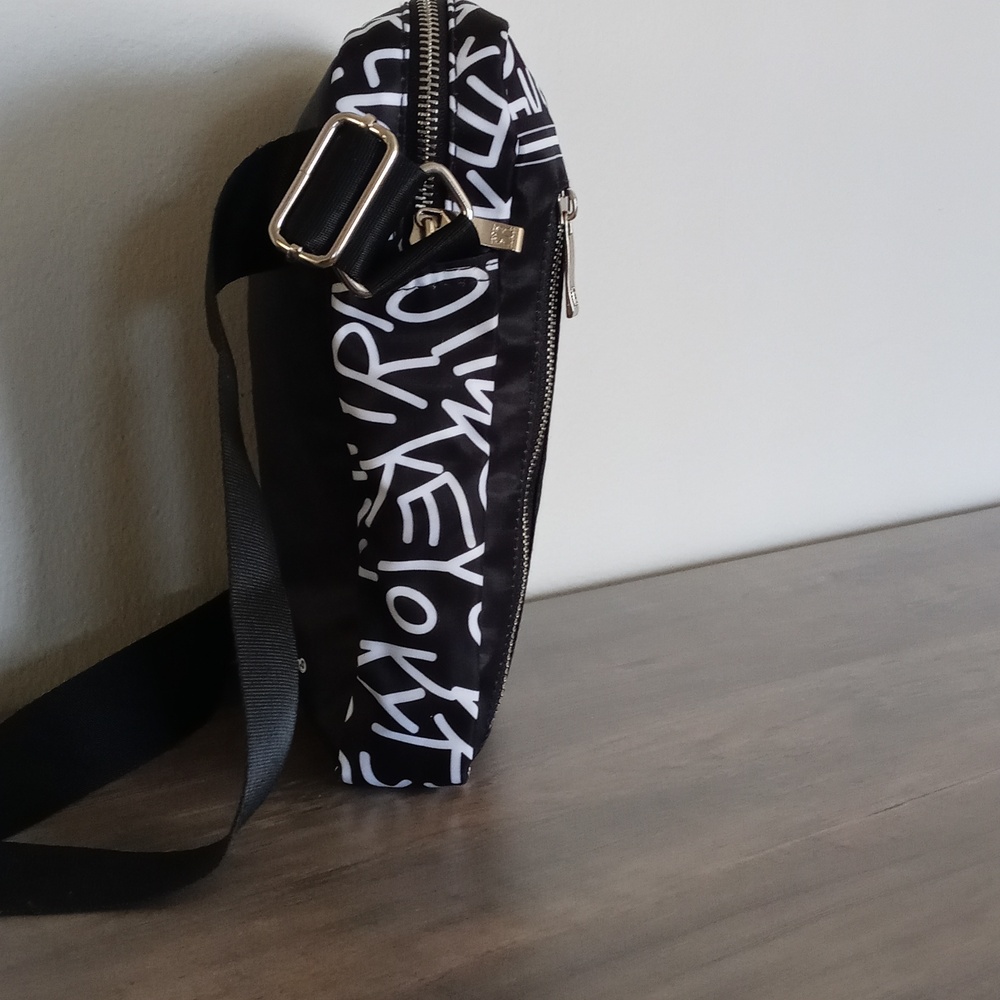 Robin Ruth Crossbody Bag - Picture 10 of 13